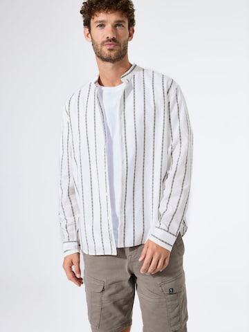 GARCIA Regular Cargo trousers in Brown: front