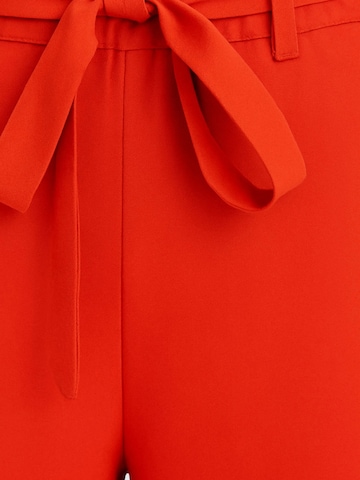 Loosefit Pantaloni '10322812' di VERO MODA in rosso