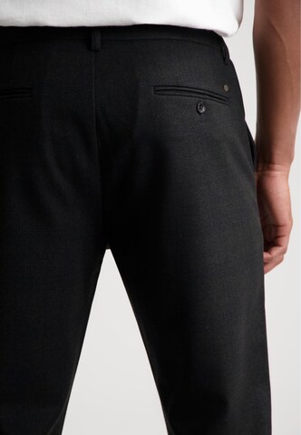 Dstrezzed Regular Hose 'Lancaster' in Schwarz