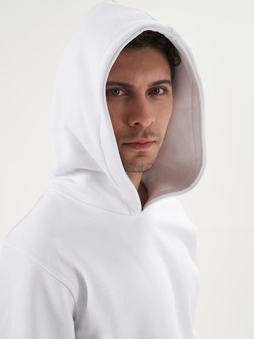 LOUIS LECLER Sweatshirt 'Hiro' in Wit