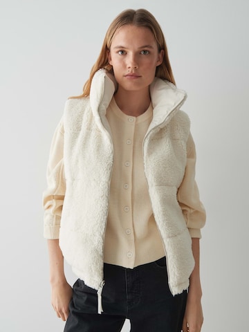 OPUS Vest 'Wendara' i beige: forside