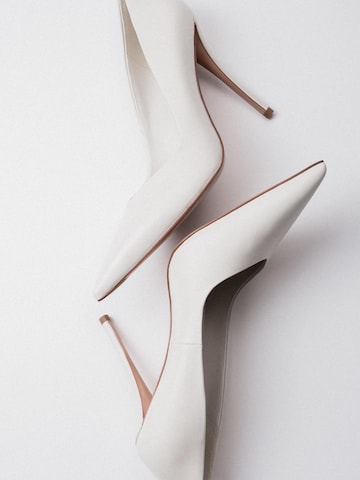 Estro High front pumps '25337-7' in White