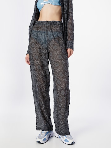 Monki Wide leg Trousers in Black: front