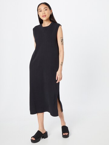minimum فستان 'LAYLINI' بلون أسود