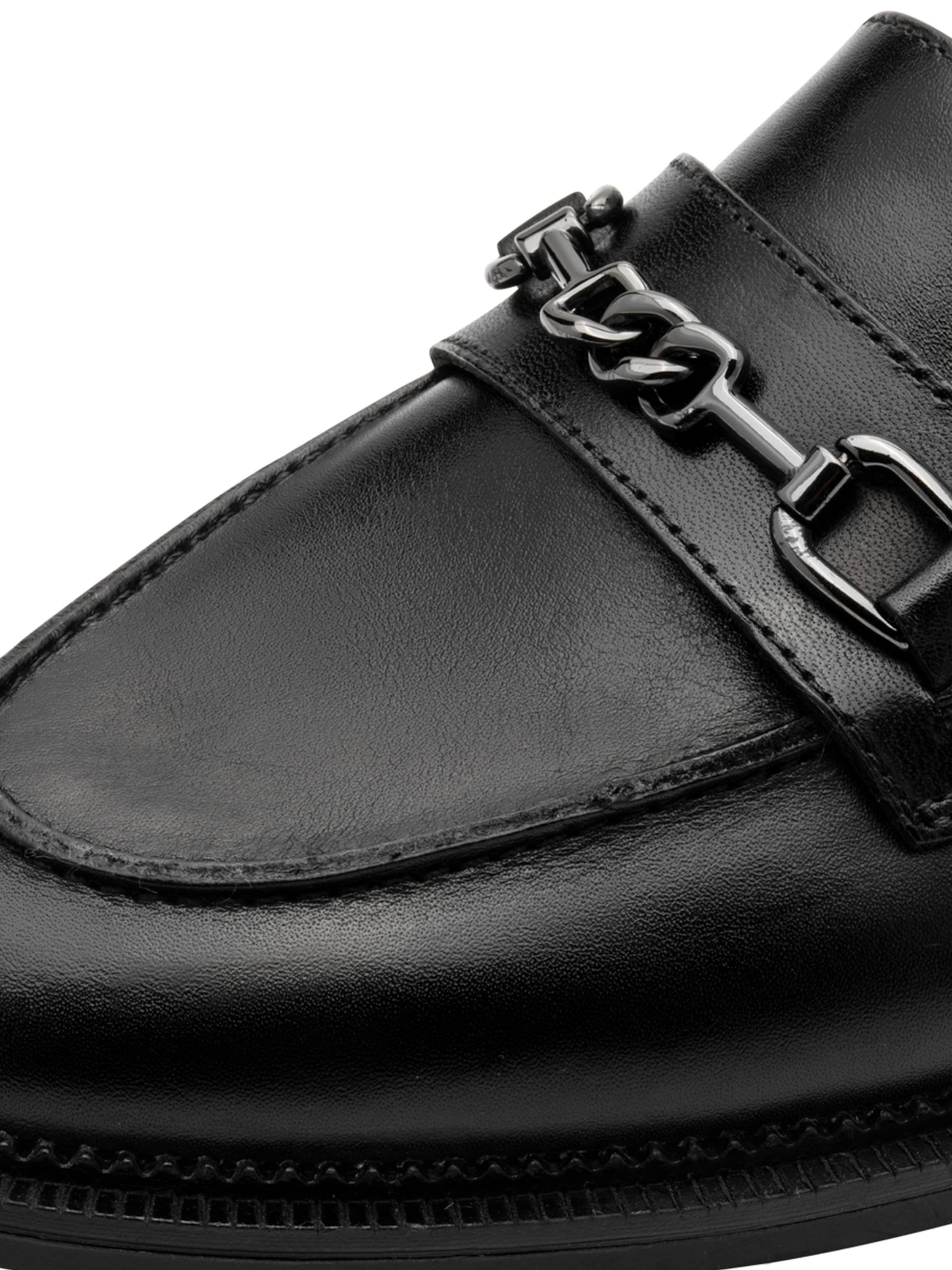 Chaussure basse Tamaris en noir