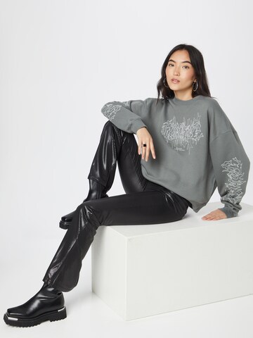 WEEKDAY Sweatshirt in Grau