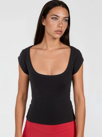 Busem T-Shirt in Schwarz: Vorderseite