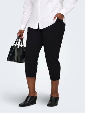 ONLY Carmakoma - Regular Calças com pregas 'CARSANIA' em preto: frente