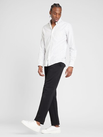 Coupe regular Chemise 'ALVARO' Only & Sons en blanc