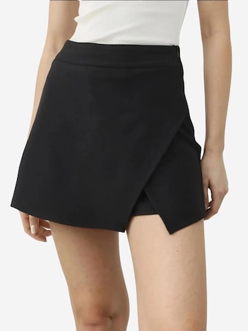 Hiccup Skirt in Black