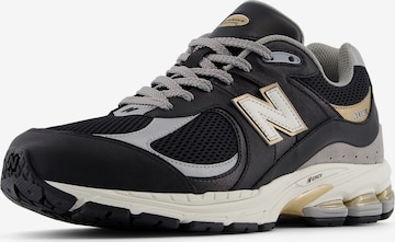 Baskets basses '2002R' new balance en noir : devant