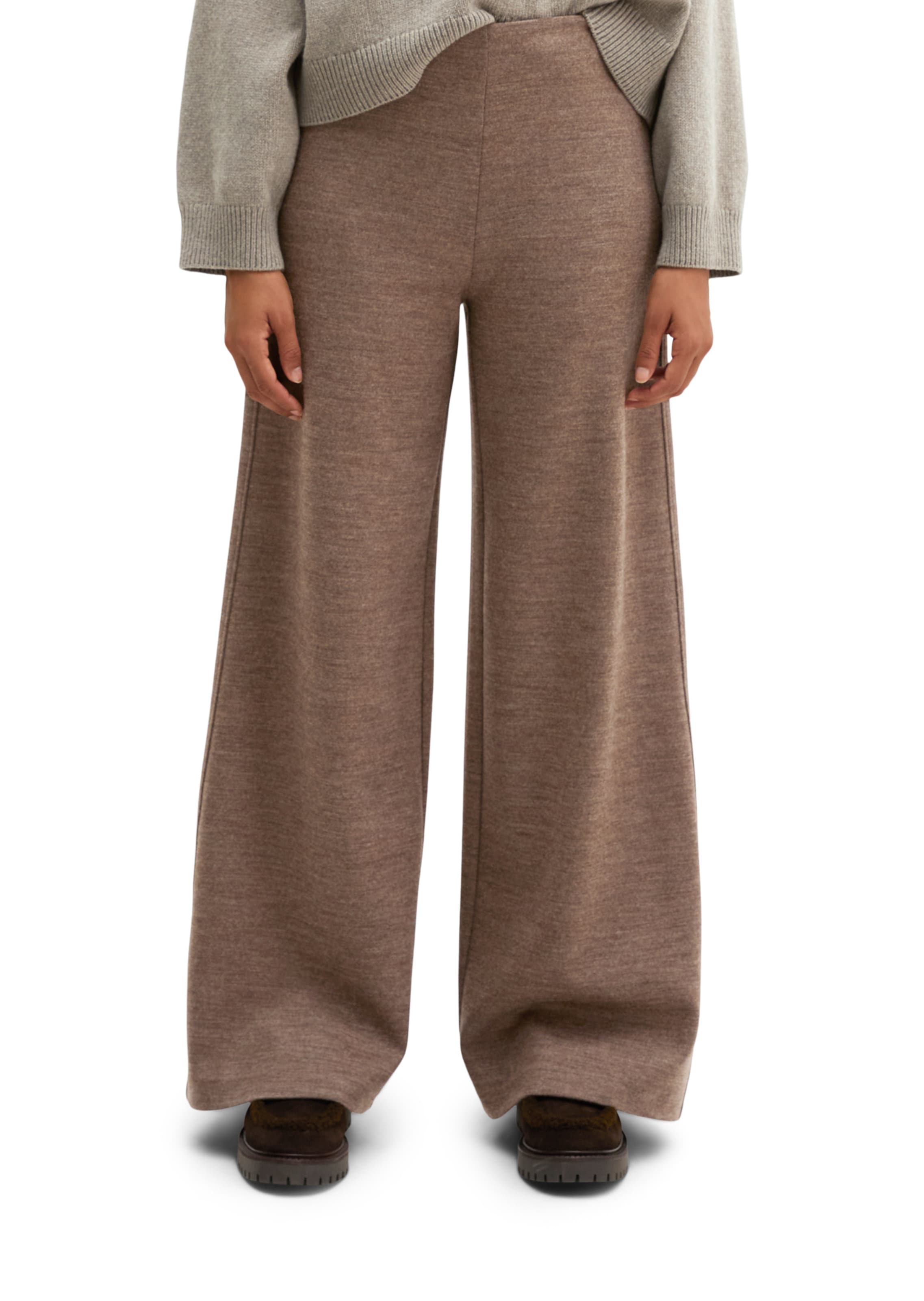 Marc O'Polo Loose fit Trousers in Brown: front
