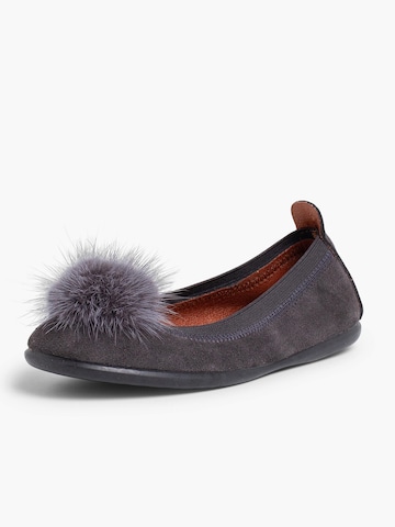 Ballerina di Pisamonas in grigio: frontale