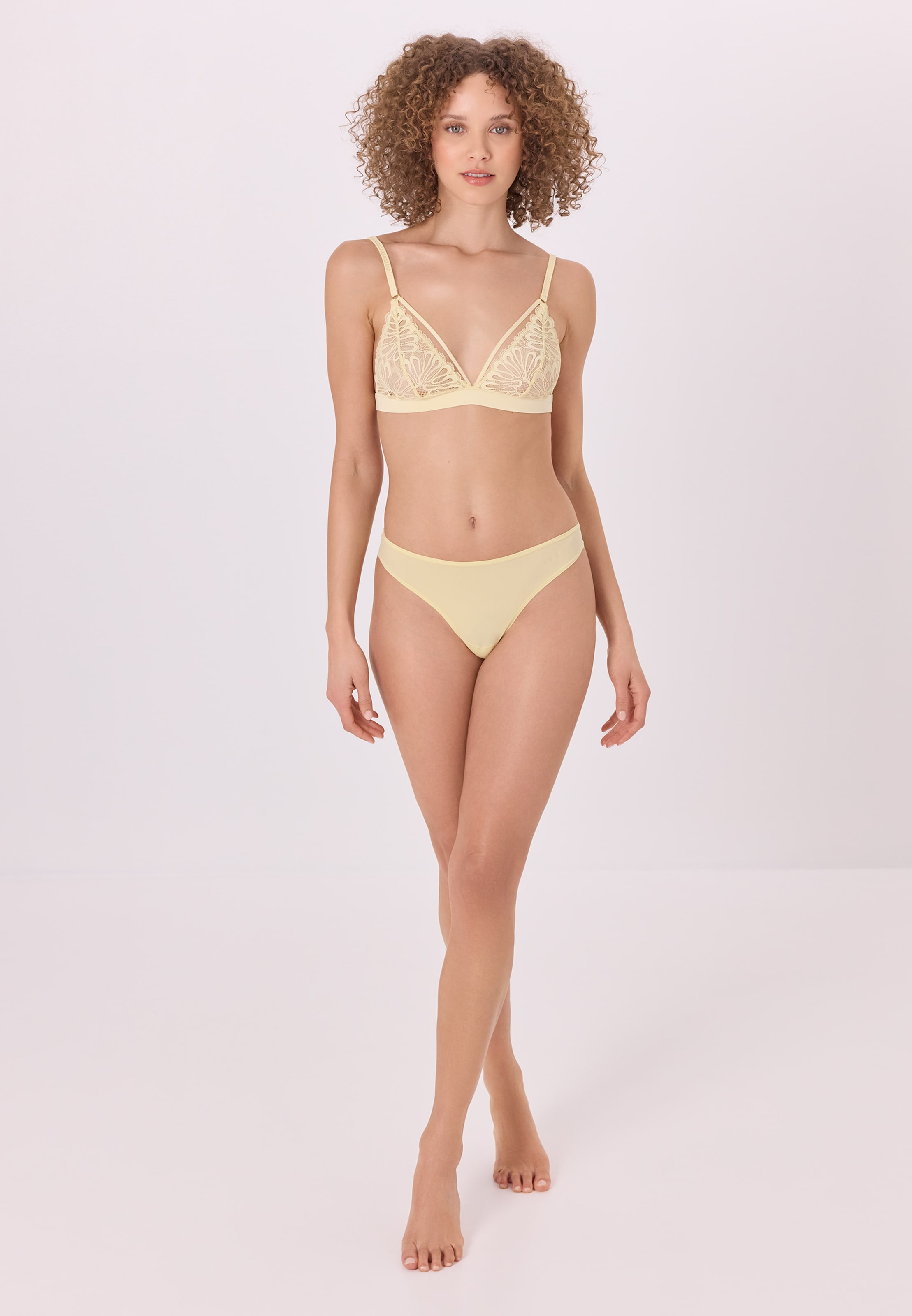 Slip de la LSCN by LASCANA pe mai multe culori