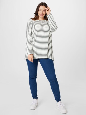 KAFFE CURVE Shirt 'Lia' in Wit: voorkant