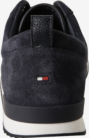 TOMMY HILFIGER Sneaker in Blau