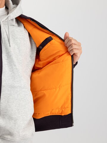 ALPHA INDUSTRIES Prehodna jakna 'MA-1 VF 59' | vijolična barva