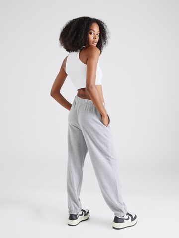 LEVI'S ® Zwężany krój Spodnie 'Laundry Day Sweatpants' w kolorze szary