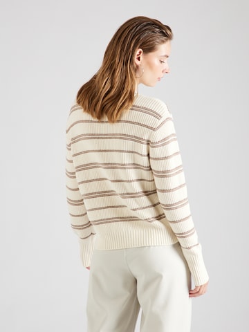 GUESS Sweter w kolorze biały