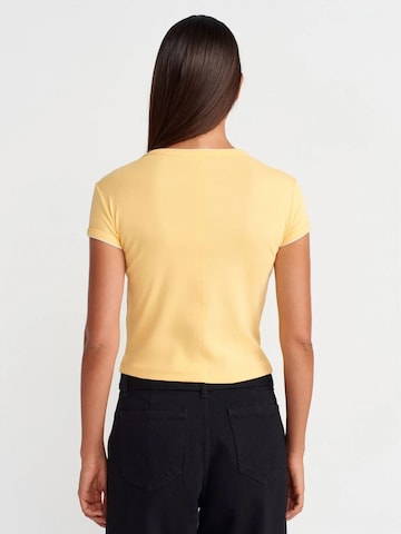Maglietta 'T-Shirts' di Dilvin in giallo