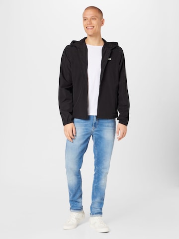 LACOSTE Jacke in Schwarz