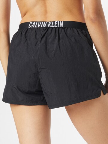 Calvin Klein Swimwear Kratke kopalne hlače | črna barva