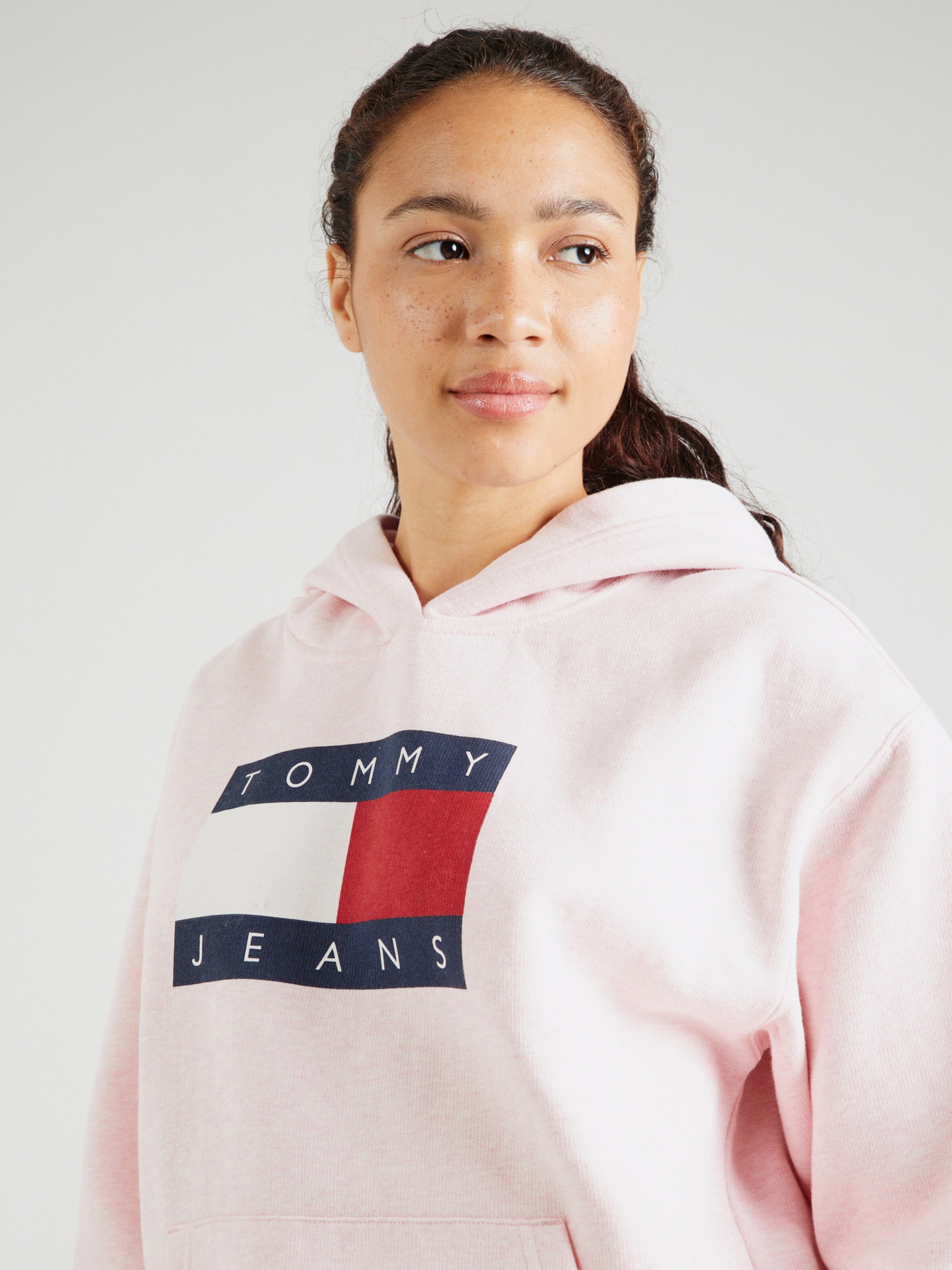 Tommy Jeans Sweatshirt in Pastel Pink ABOUT YOU