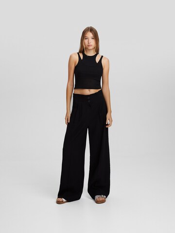 Bershka Wide Leg Bukser med lægfolder i sort
