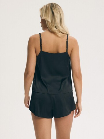 Pigiama 'Pyjama Set Purella Trägertop V-Ausschnitt Satin Unifarben' di ESOTIQ in nero