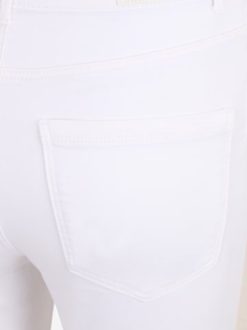 Vero Moda Tall - Skinny Vaquero 'Sophia' en blanco