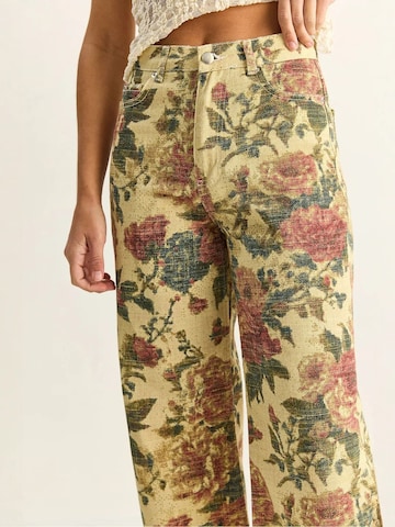 regular Pantaloni di Bianco Lucci in giallo