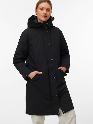 VERO MODA Overgangsfrakke i sort: forside