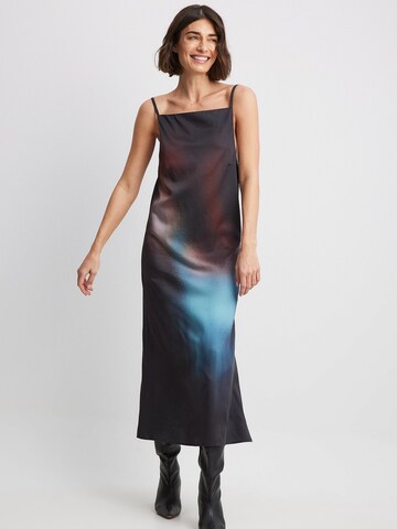 NA-KD Dress in Mixed colors: front