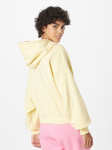 ADIDAS PERFORMANCE - Sweatshirt de desporto 'Studio Lounge ' em amarelo