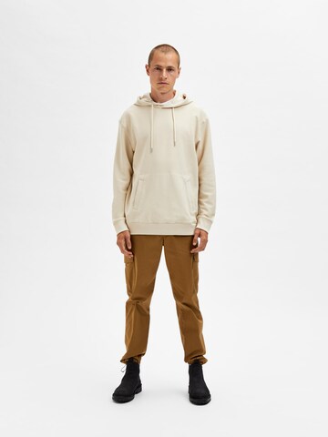 SELECTED HOMME Sweatshirt in Beige