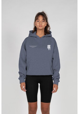 MJ Gonzales Sweatshirt 'Metamorphose V.2' i blå: framsida