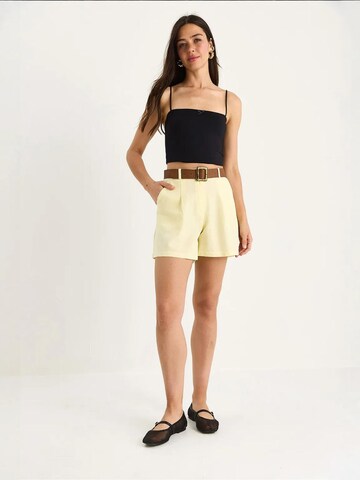 Regular Pantalon à pince Bianco Lucci en jaune