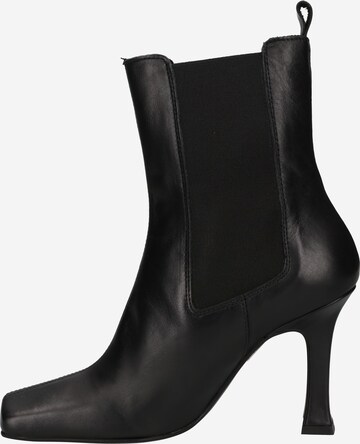 GOLD Chelsea Boots in Black