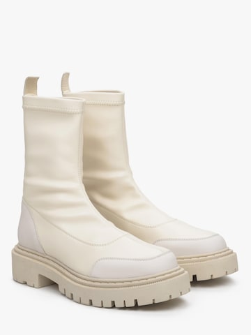 Estro Booties '09-2392' in Beige: front
