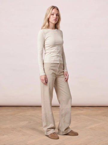 noar studios Regular Jeans in Beige