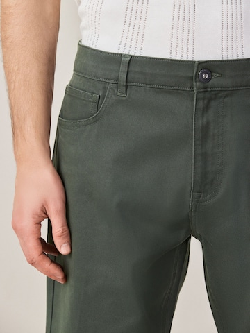 Regular Pantalon chino Next en vert