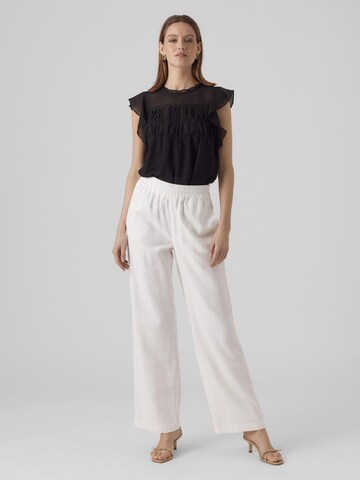 VERO MODA Wide leg Trousers 'Carmen' in White