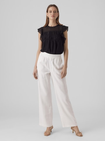 VERO MODA Wide Leg Housut 'Carmen' värissä valkoinen