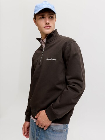 JACK & JONES Sweatshirt i brun