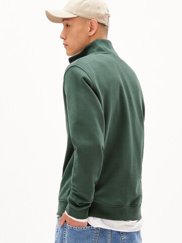 ARMEDANGELS Sweatshirt ' WAARLO COMFORT ' i grön