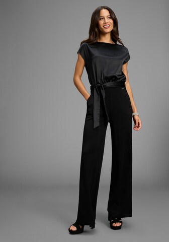 LAURA SCOTT Blouse in Black: front