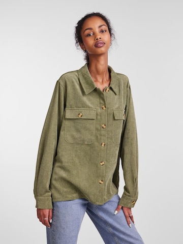 PIECES - Blusa 'Effi' en verde: frente