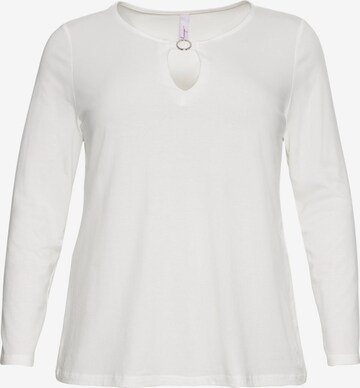 SHEEGO Shirt in White: front