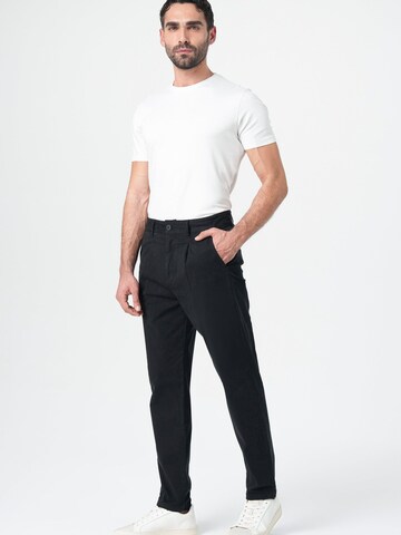 M.O.D MIRACLE OF DENIM Regular Chino trousers in Black: front