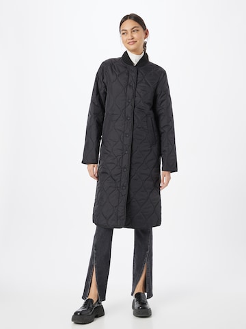 Global Funk Between-Seasons Coat 'Auna' in Black: front